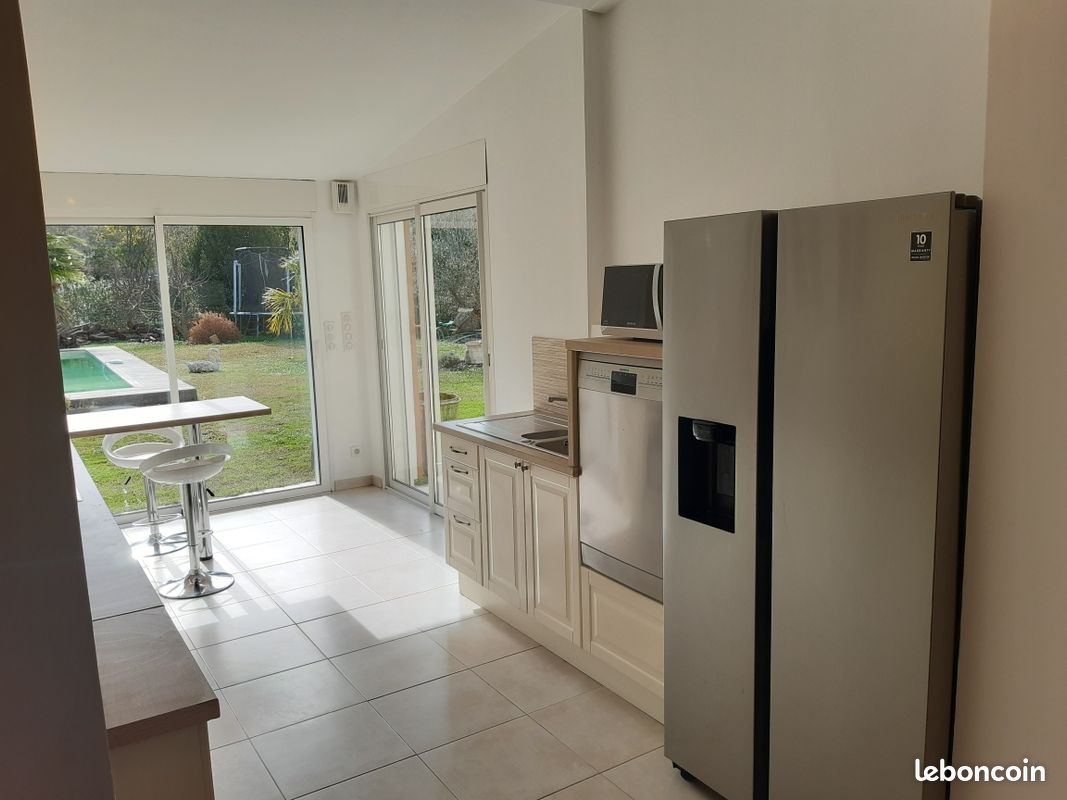 Près de Cannes villa 4 chambres climatisée piscine privée grand jardin (image 10)