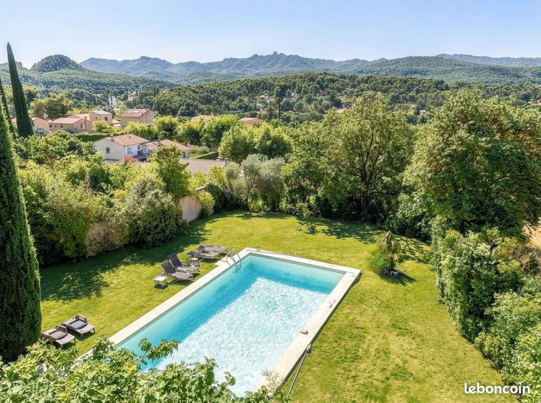 Maison 6 pièces 245 m² · à Bouc-Bel-Air · 245 m² · 975 000 €