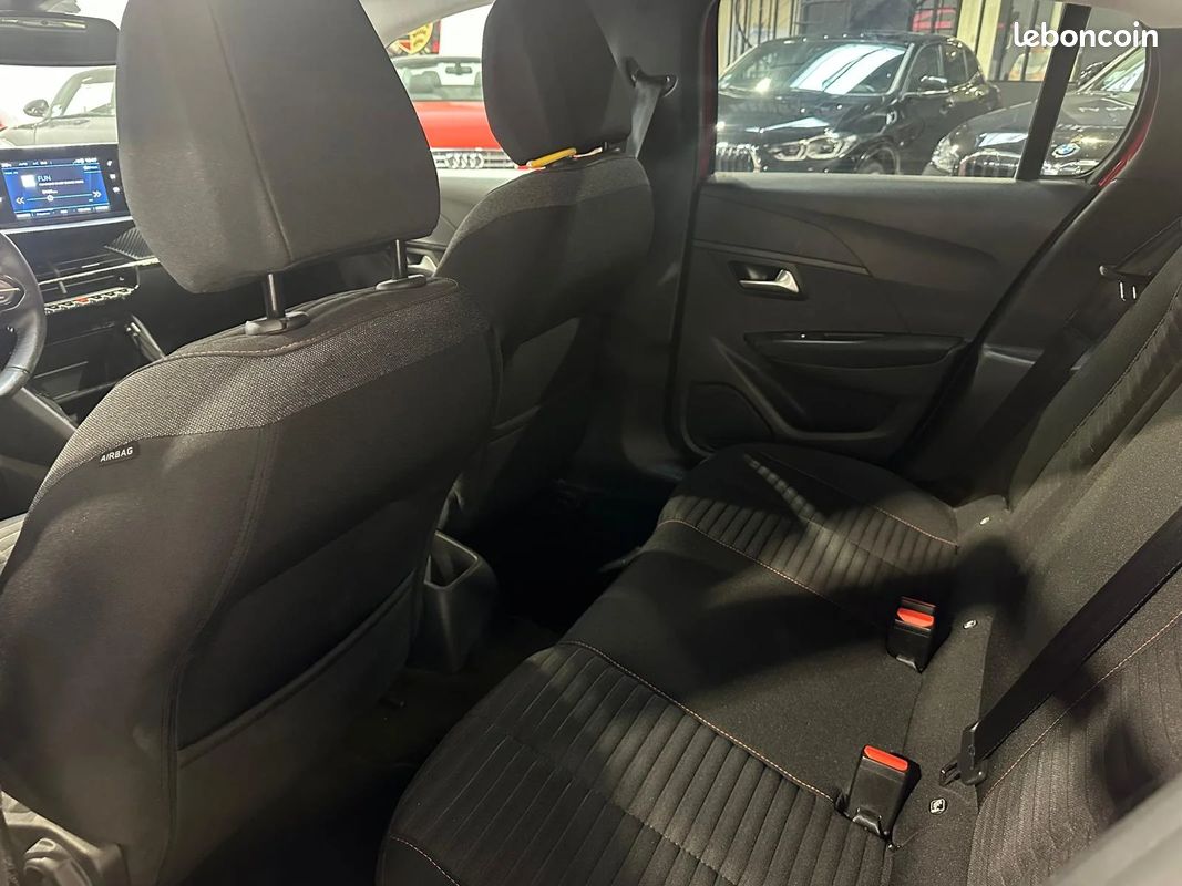 Peugeot 208 II Active 1.2 100 CV BVM / ENTRETIEN COMPLET PEUGEOT / CARPLAY / SIEGES AVANT CHAUFFANTS (image 16)