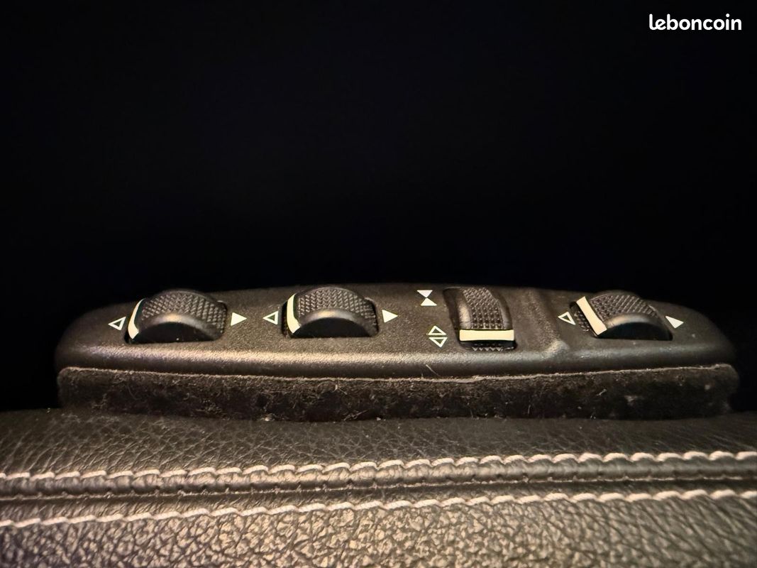 MERCEDES CLASSE CLS COUPE AMG 350d 260ch V6 3.0L 4MATIC BVA9 ANALOG CLOCK (image 20)