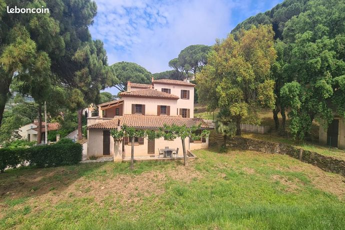 Propriété 8 pièces 227 m²