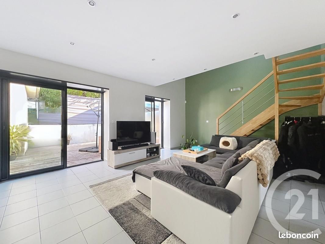 Maison 4 pièces 100 m² · à Soyaux · 100 m² · 880 €