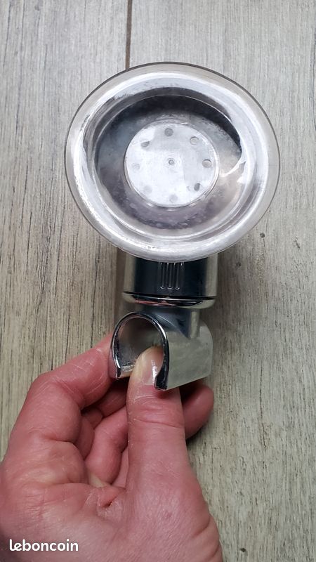 Support à ventouse pommeau de douche (image 4)