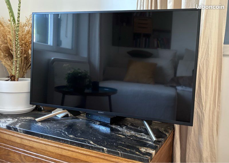 Sony smart tv 43´ très bon état téléviseur (image 2)