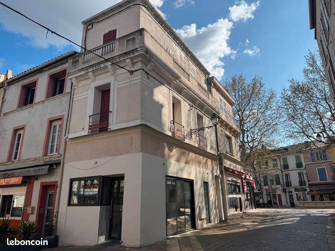 Local commercial 90 m² · à Martigues · 90 m² · 259 700 €