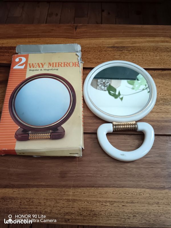 Miroir double sur socle vintage plastique blanc et doré (image 1)