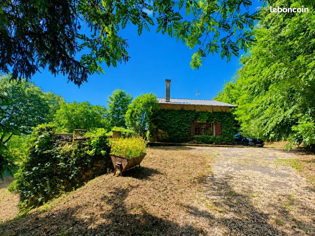 Maison 8 pièces 180 m² · à Brassac · 180 m² · 255 000 €