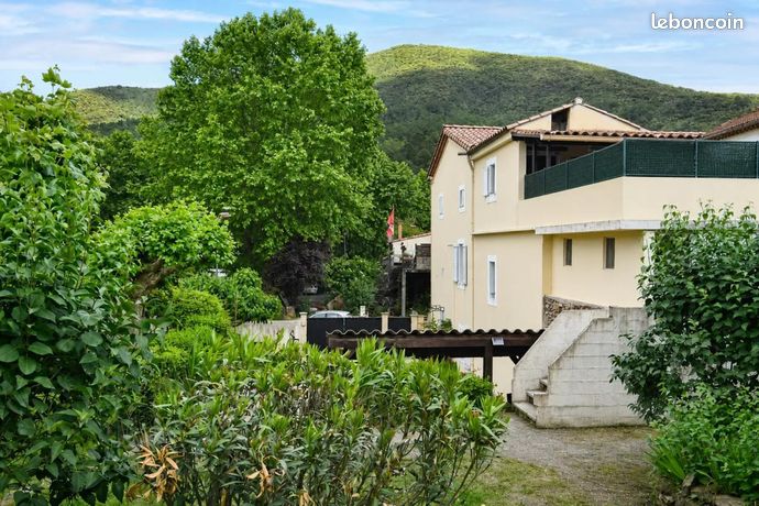Maison 10 pièces 220 m²