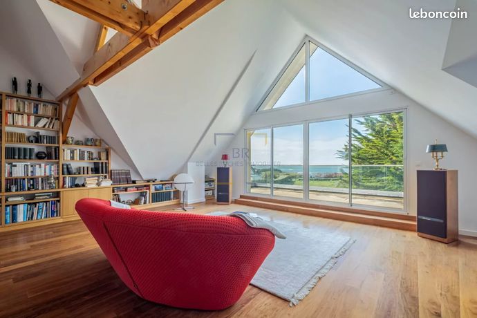 Villa 8 pièces 243 m²
