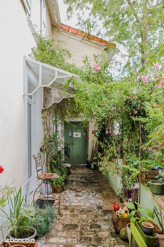 Maison 5 pièces 120 m² · à La Rochefoucauld-en-Angoumois · 120 m² · 175 000 €