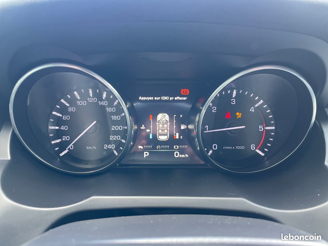 LAND ROVER EVOQUE Coupé SD4 190ch Dynamic GPS JA 20" noires Régulateur Meridian Cuir (image 14)
