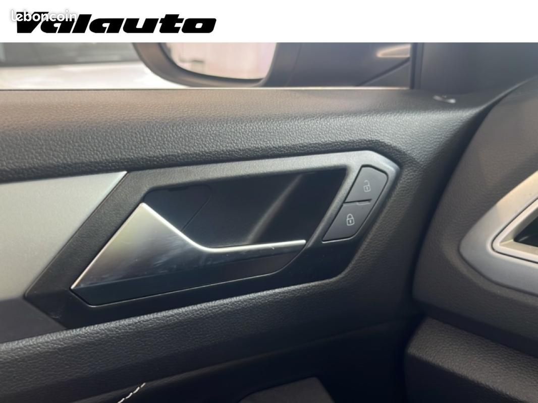 Volkswagen T-Roc CAB FL 1.5 TSI 150 CH DSG7 STYLE (image 19)