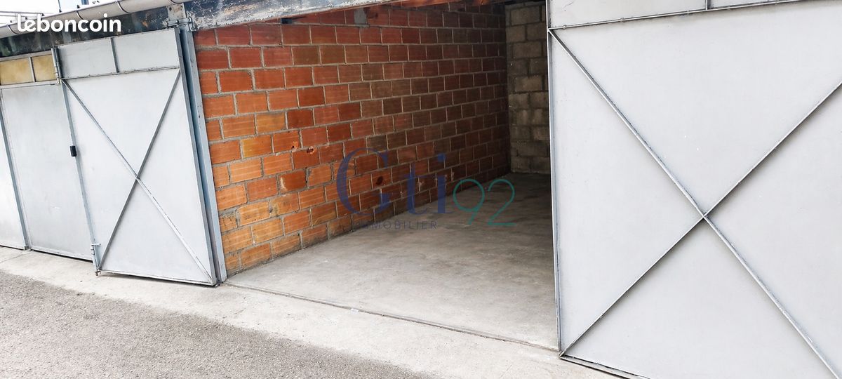 Parking 14 m² · à Clamart · 14 m² · 135 €