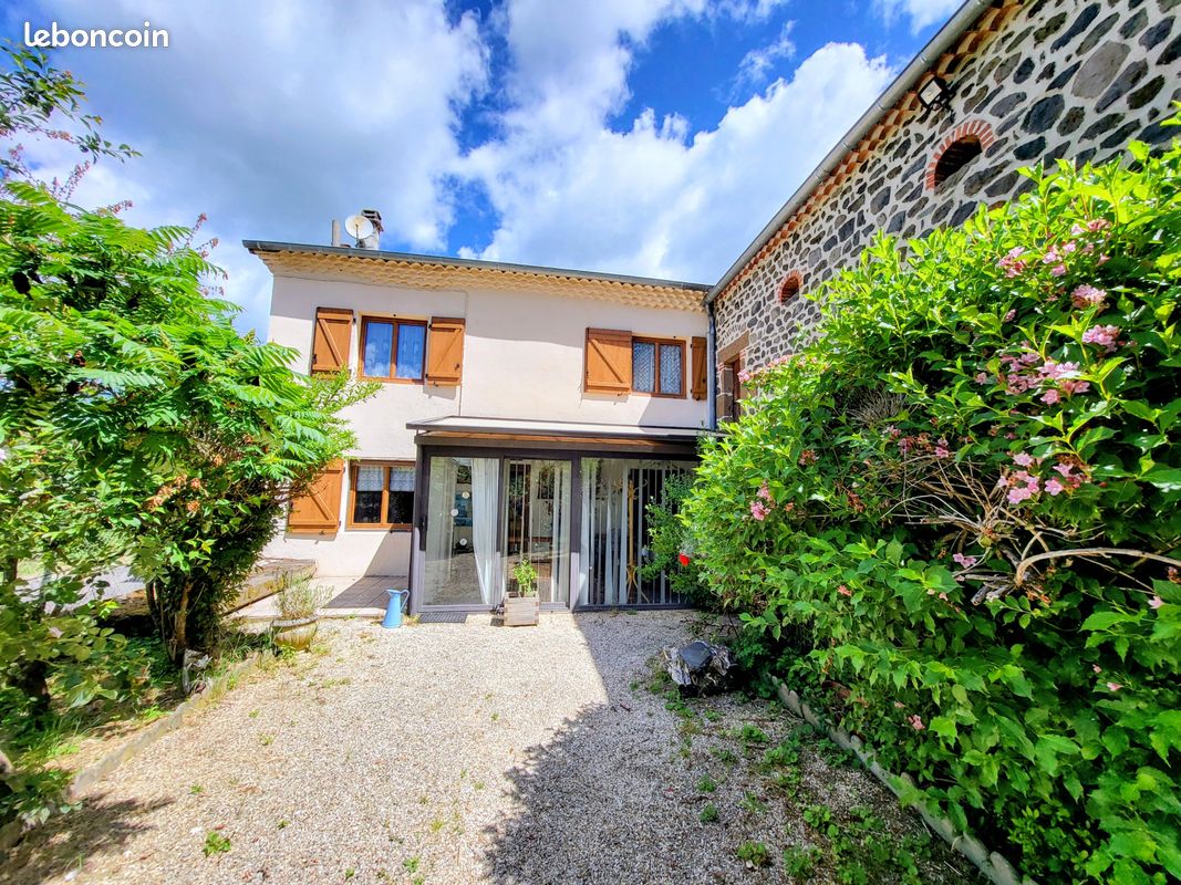 Maison 5 pièces 115 m² · à Saint-Privat-d'Allier · 115 m² · 169 000 €
