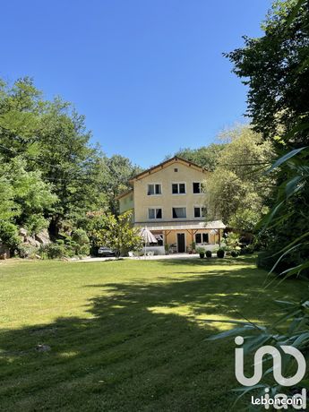 Propriété 5 pièces 147 m²