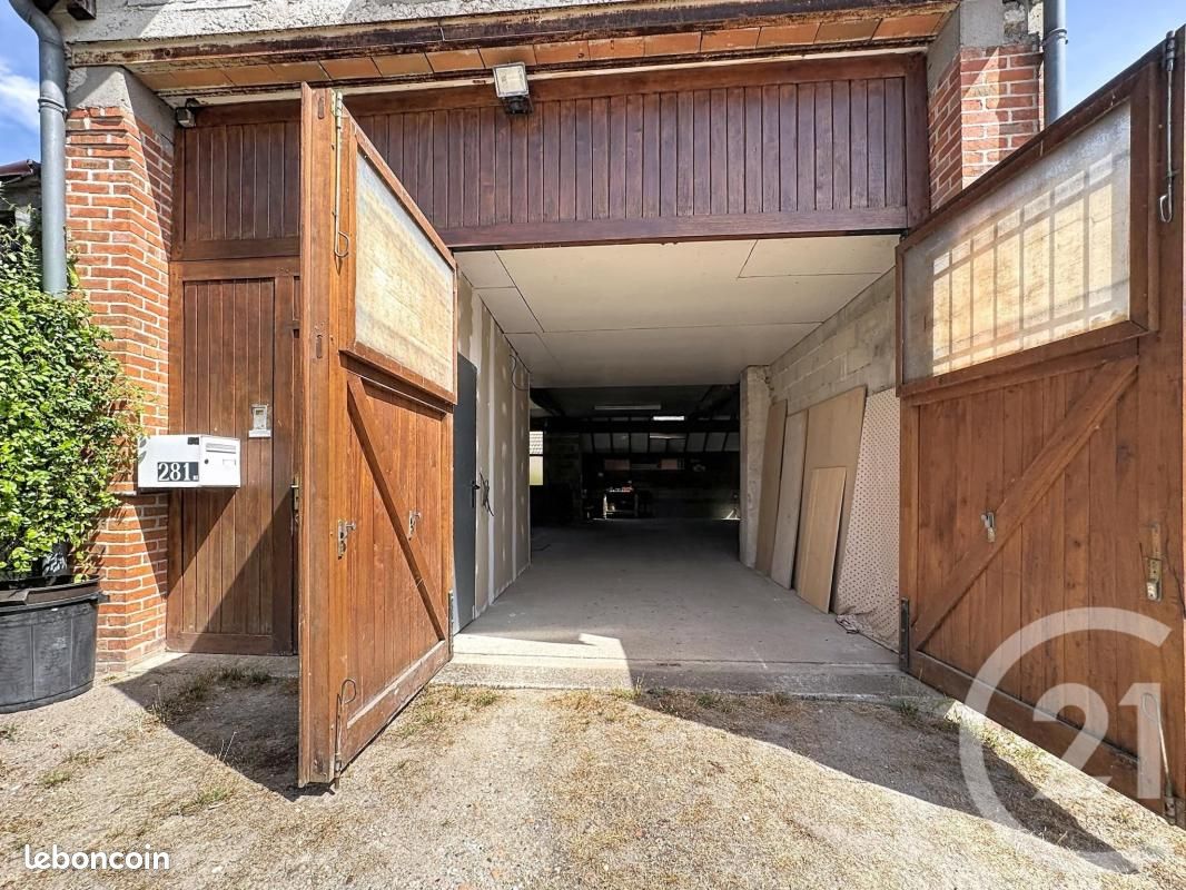 Maison 6 pièces 84 m² · à La Ferté-Saint-Aubin · 84 m² · 299 900 €