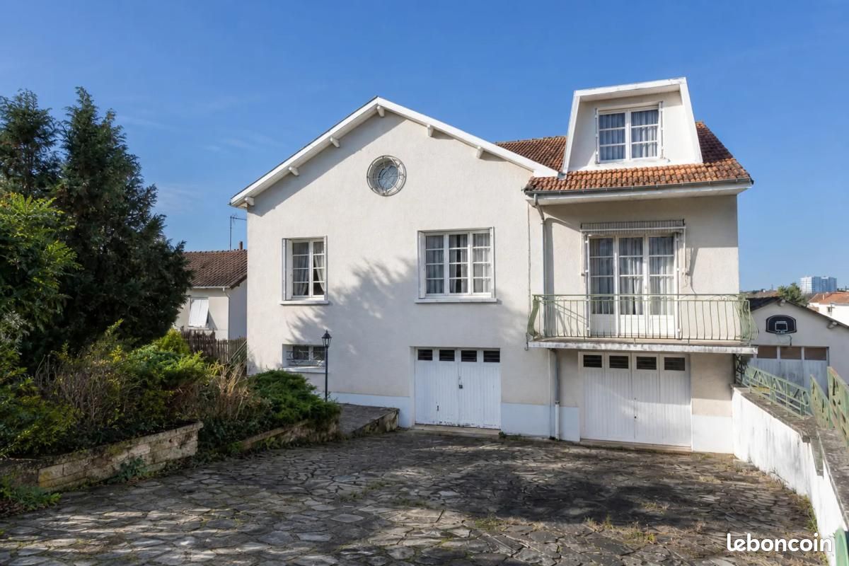 Maison 5 pièces 195 m² · à Poitiers · 195 m² · 245 000 €