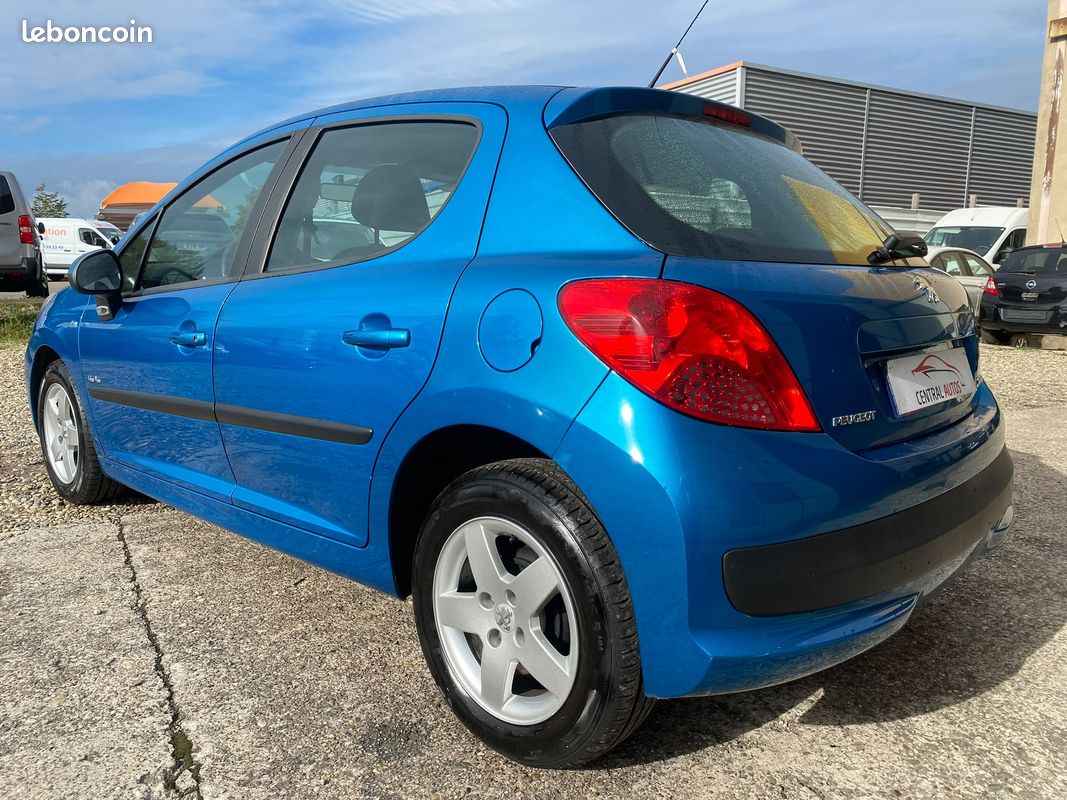 PEUGEOT 207 1.4 VTI 95ch Urban Move 131 000km (image 2)