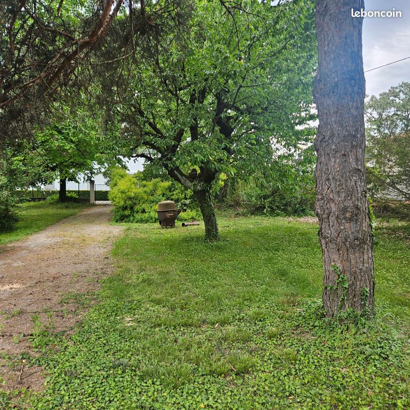 Terrain à batir Anneyron rare · 91 000 €