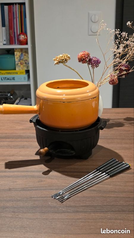 Casseroles - (5) Le Creuset Service à fondue / fonte émaillée Marron (26