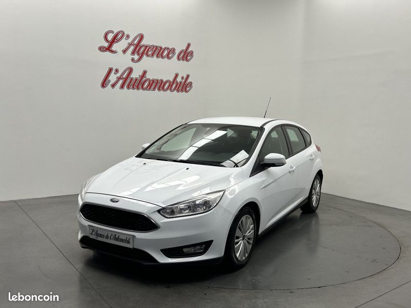 Ford FOCUS Focus 1.0 EcoBoost 125 ch / Clim Auto / Régulateur / Bluetooth (image 1)