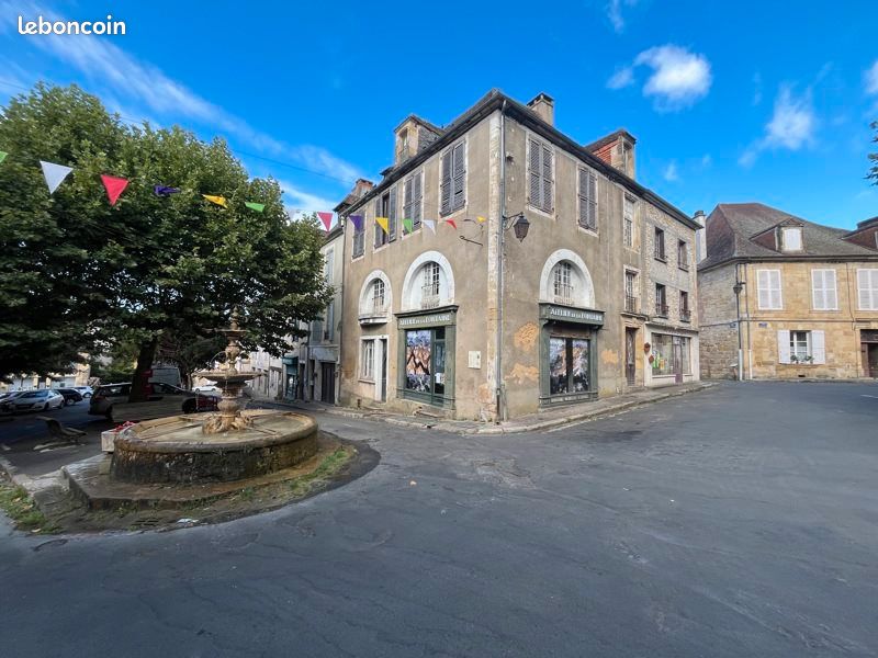 Immeuble 247 m² · à Excideuil · 247 m² · 56 000 €