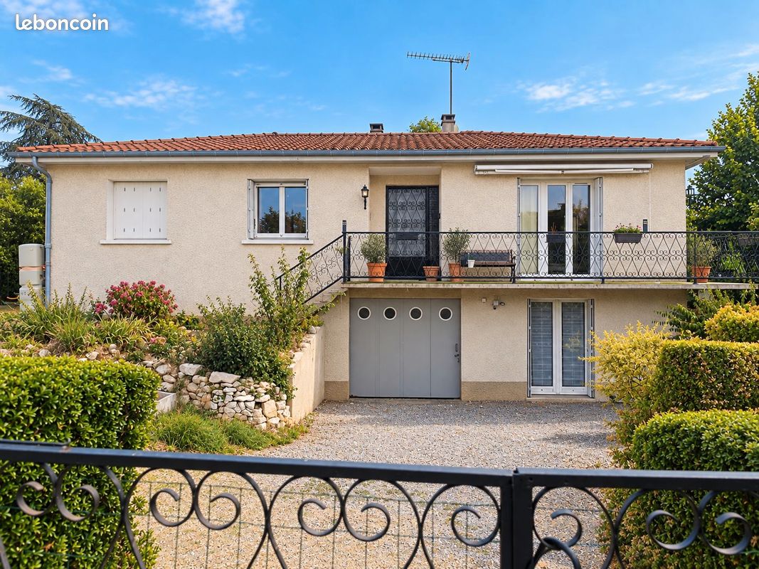 Maison 6 pièces 117 m² · à Briatexte · 117 m² · 232 000 €