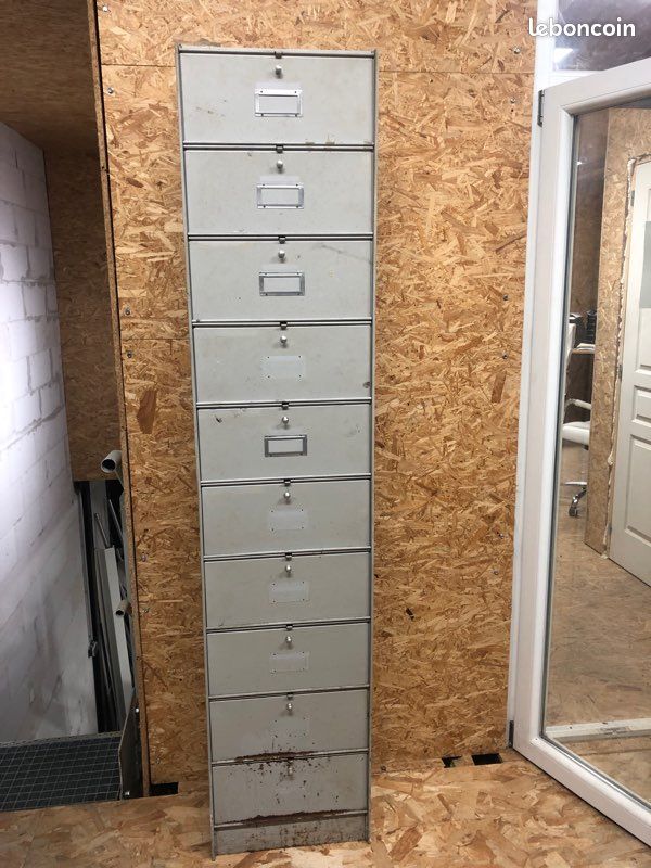 Armoire métallique (image 1)