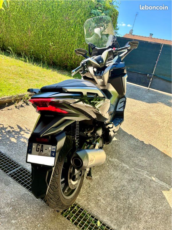 Honda Forza 350 2021 / entretien à jour / 2eme main / suivi Honda (image 2)