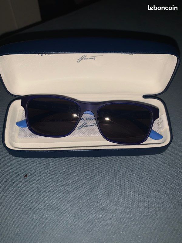 Lunette de soleil lacoste neuve (image 1)