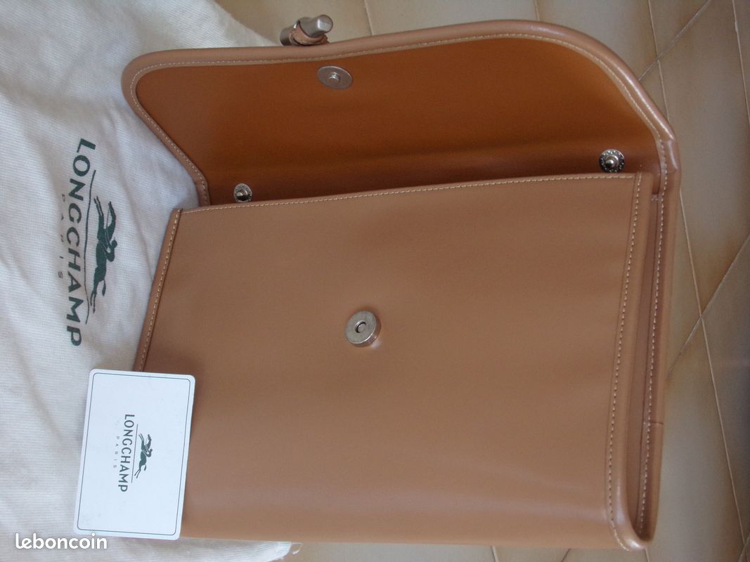 Pochette Longchamp beige. Très peu utilisée (image 2)