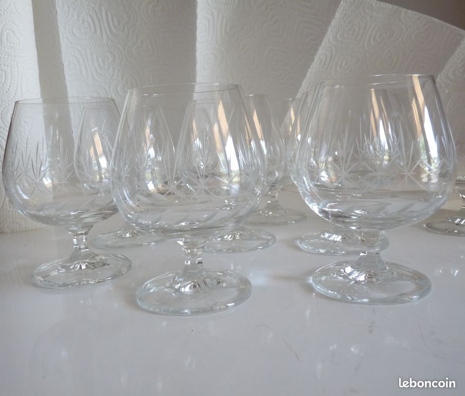 5 verres à cognac décor gravé en cristal anciens (image 2)