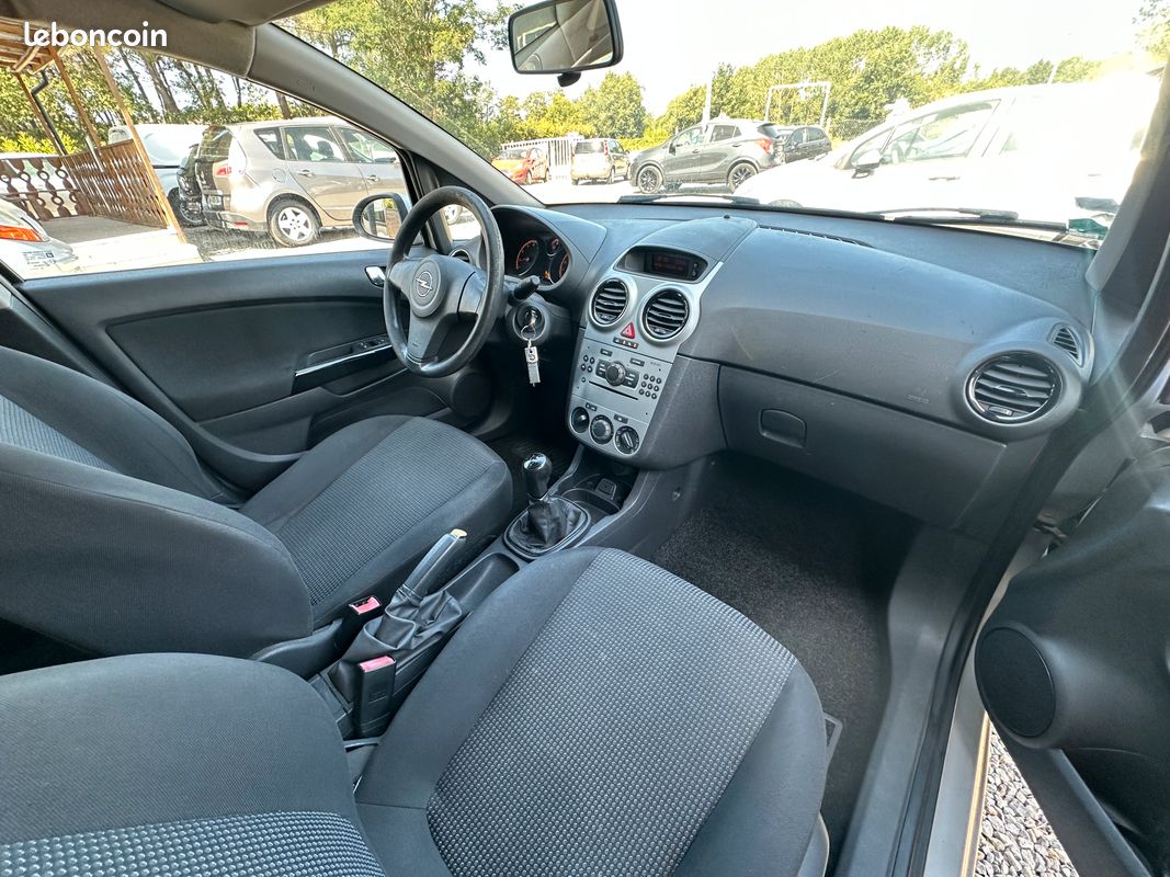 Opel Corsa 1.2 Twinport 85ch Cool Line 5p (image 3)