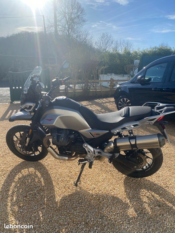 À vendre moto GUZZI V85 tt STRADA (image 3)