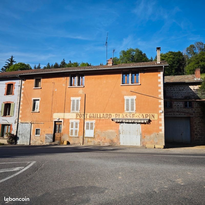 Maison 7 pièces 148 m² · à Claveisolles · 148 m² · 89 000 €