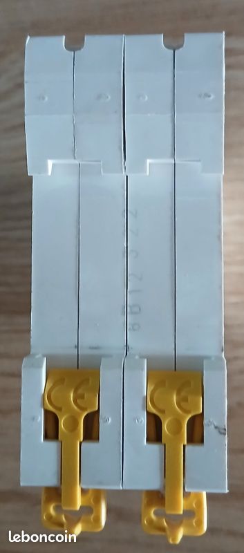 Disjoncteur Schneider 16 AX (image 2)