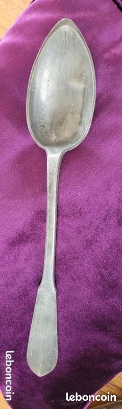 Cuillère à ragoût XVIIIème siècle, modèle uniplat