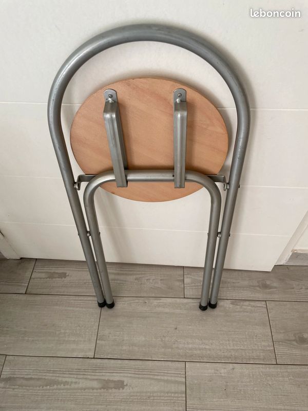 Tabouret pliant bois et fer (image 1)