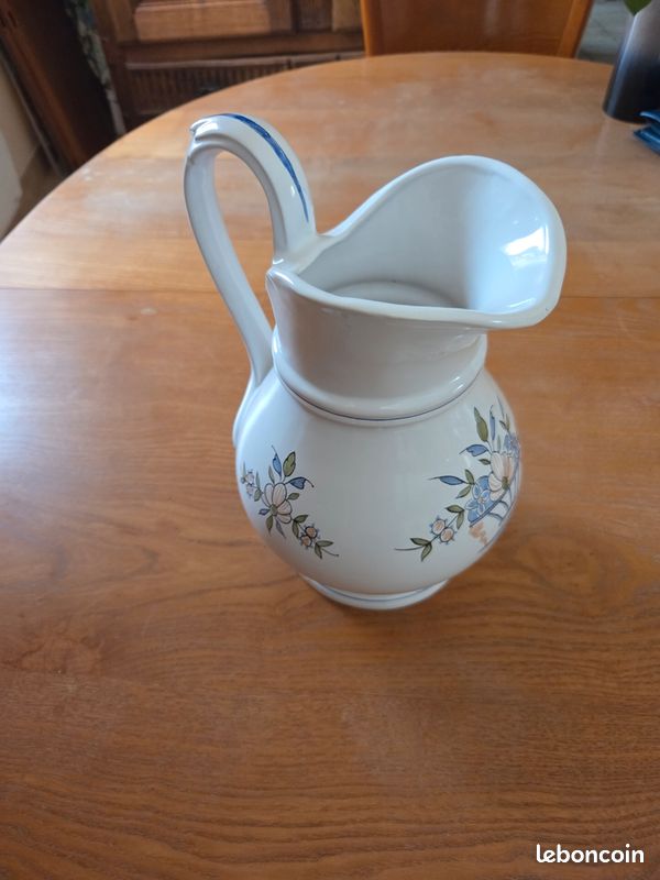 Vase avec anse (image 1)