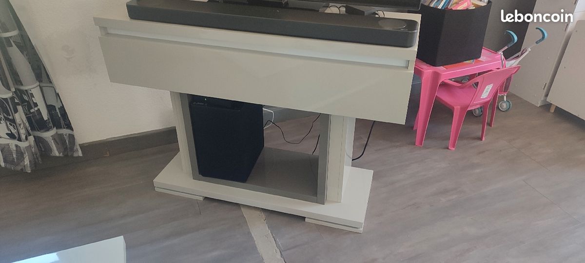 Meuble TV avec lumières intégré (image 4)