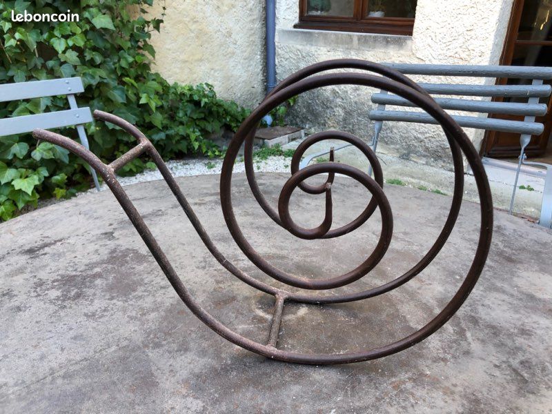 Porte revues fer forgé (image 2)