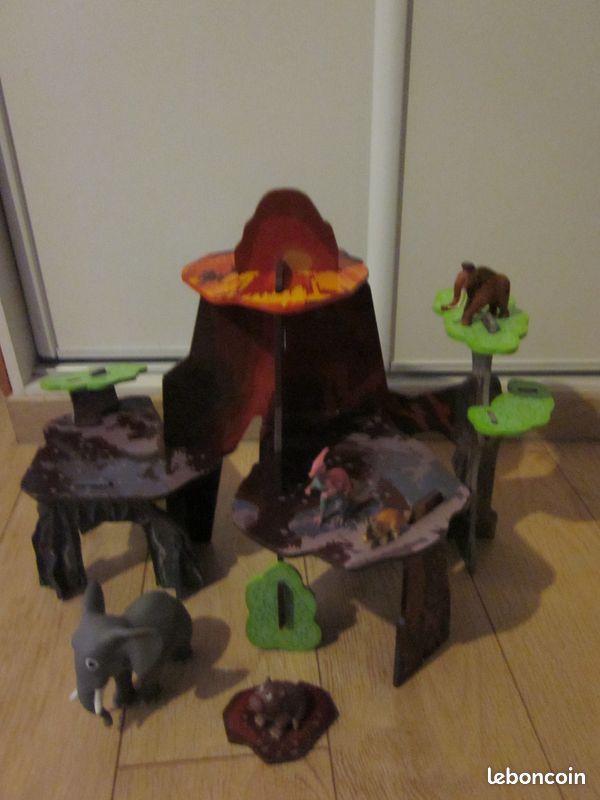 MONDE des dinosaures EN BOIS 44CM DE HAUT (image 3)