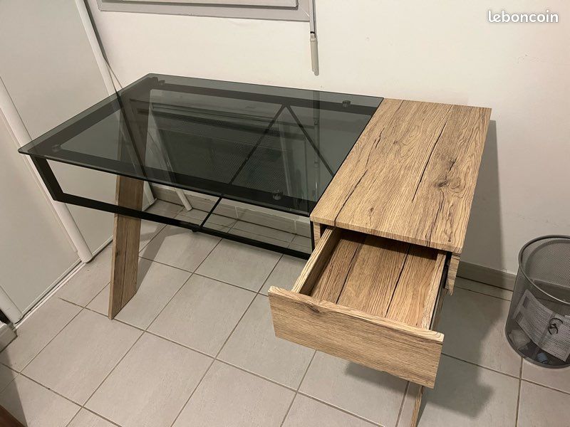 Bureau but (image 2)