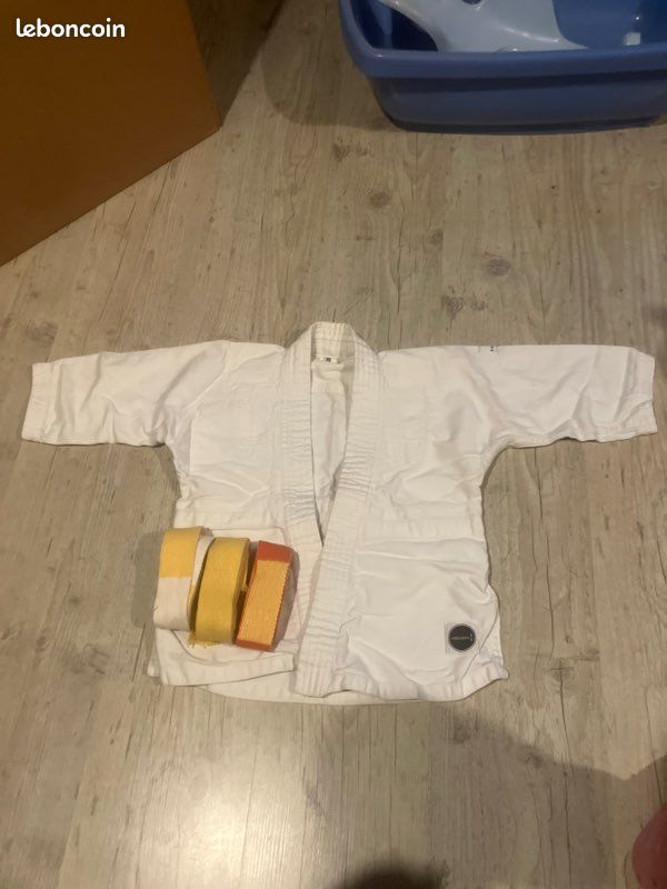 Veste de Kimono Judo 4 ans + ceintures (image 1)