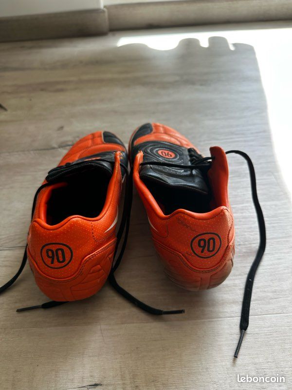 Chaussures de football Nike Total 90 vissées – Pointure 43 – Très bon état (image 1)