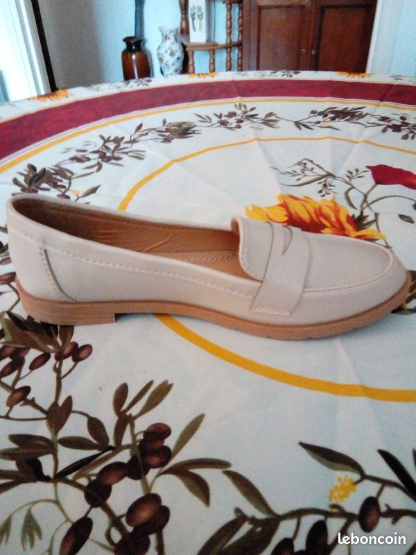 Vends mocassins femme de taille 36, état neuf (image 3)
