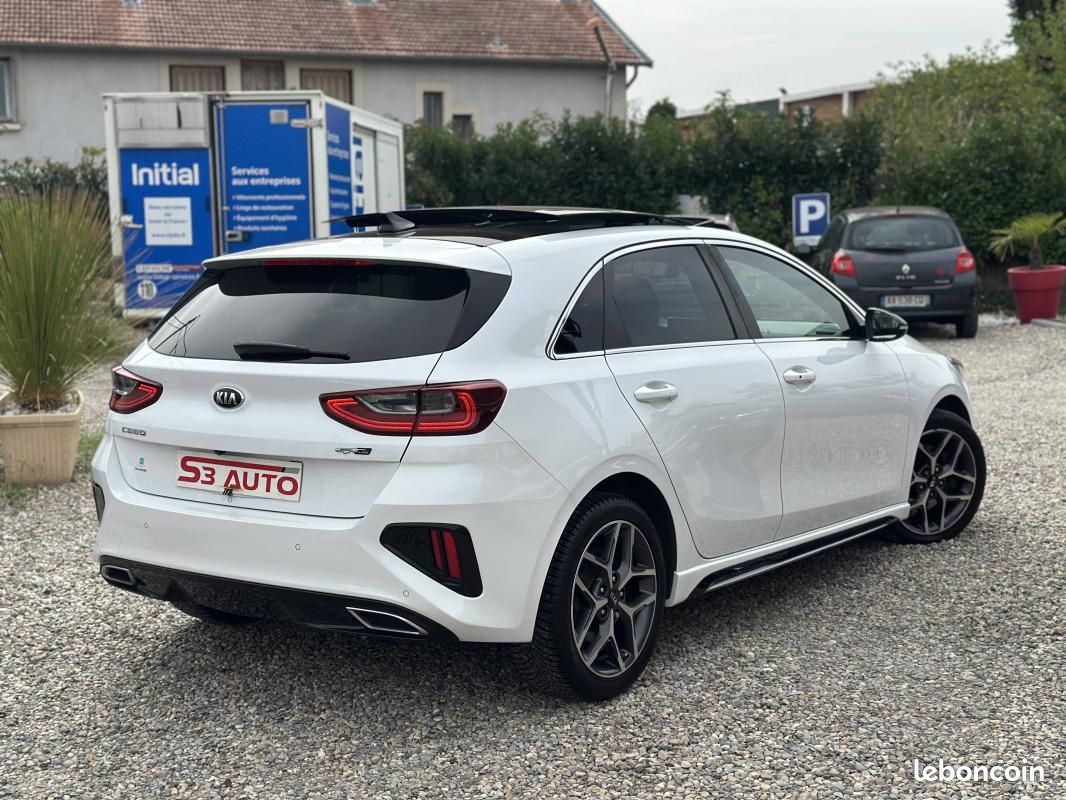 Kia Cee'd 1.6 CRDi GT Line Premium (image 12)