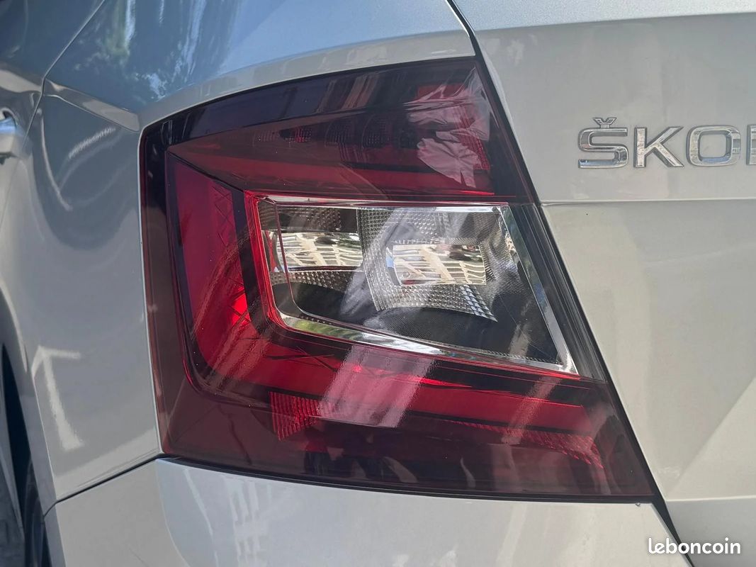 Skoda fabia skoda fabia 95 tsi monte carlo bvm-carplay-key less go-caméra de recul (image 37)