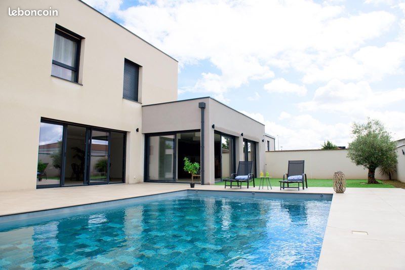 Maison 8 pièces 230 m² · à Andrézieux-Bouthéon · 230 m² · 650 000 €