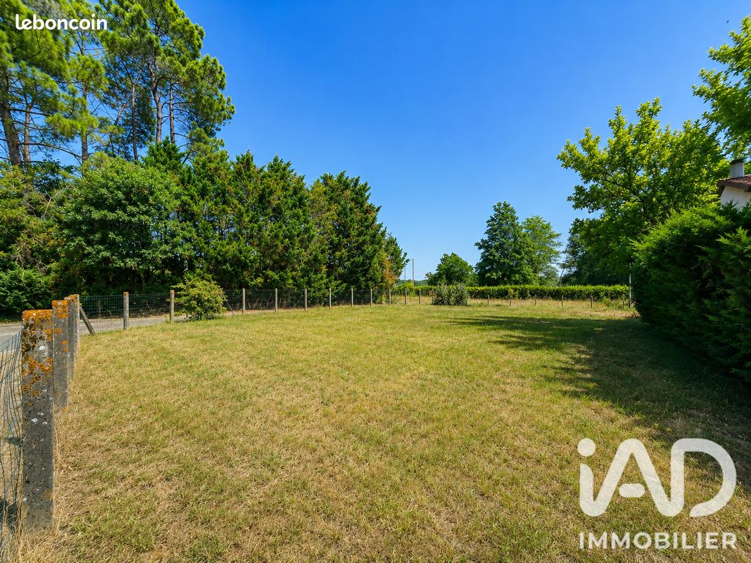 Terrain 592 m² · à Bretagne-de-Marsan · 592 m² · 43 000 €